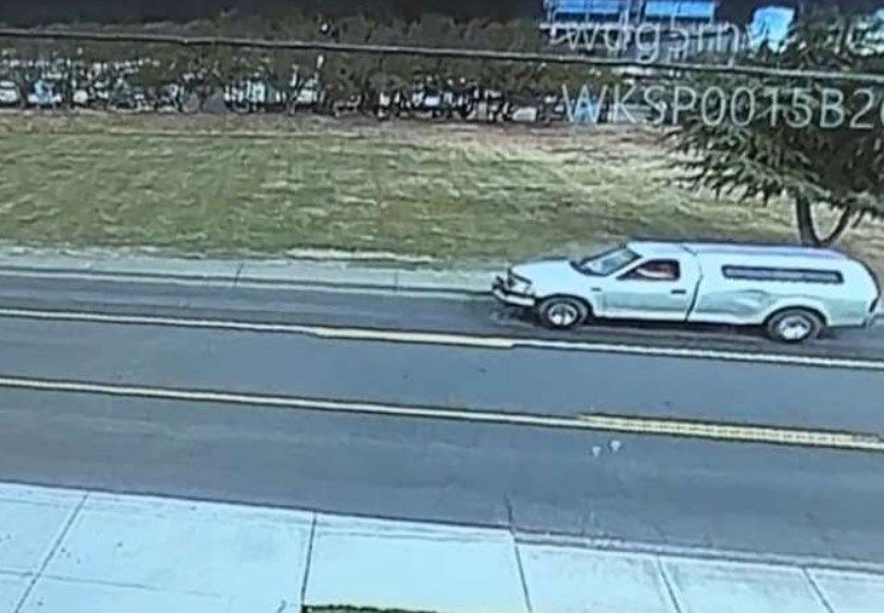 Suspect in silver truck sought after man shot twice in Kelso