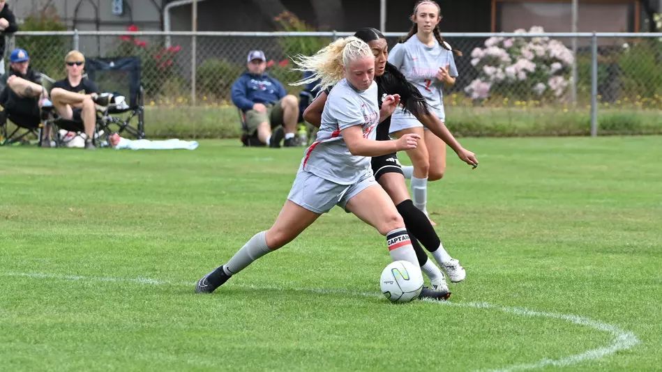Women's Soccer: Devils Battle Thunderbirds To 1-1 Draw