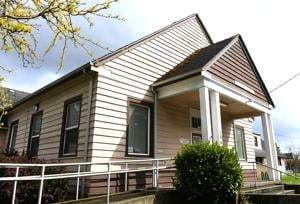 Monthly music program for dementia patients returns to Catlin Hall