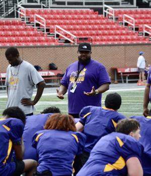 Youthful Giants debut in scrimmages at IWU